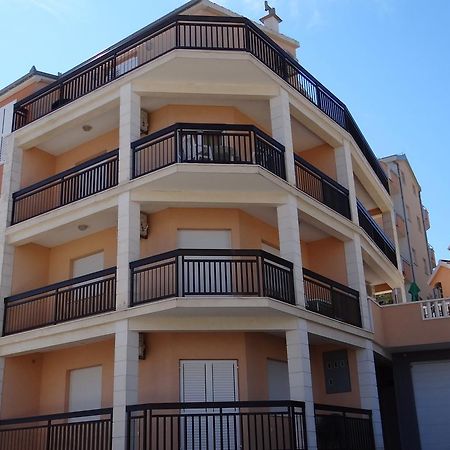 Vila Lola Apartmani Трогир Екстериор снимка