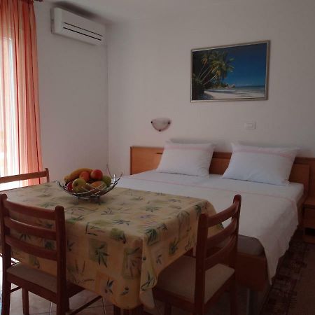 Vila Lola Apartmani Трогир Екстериор снимка