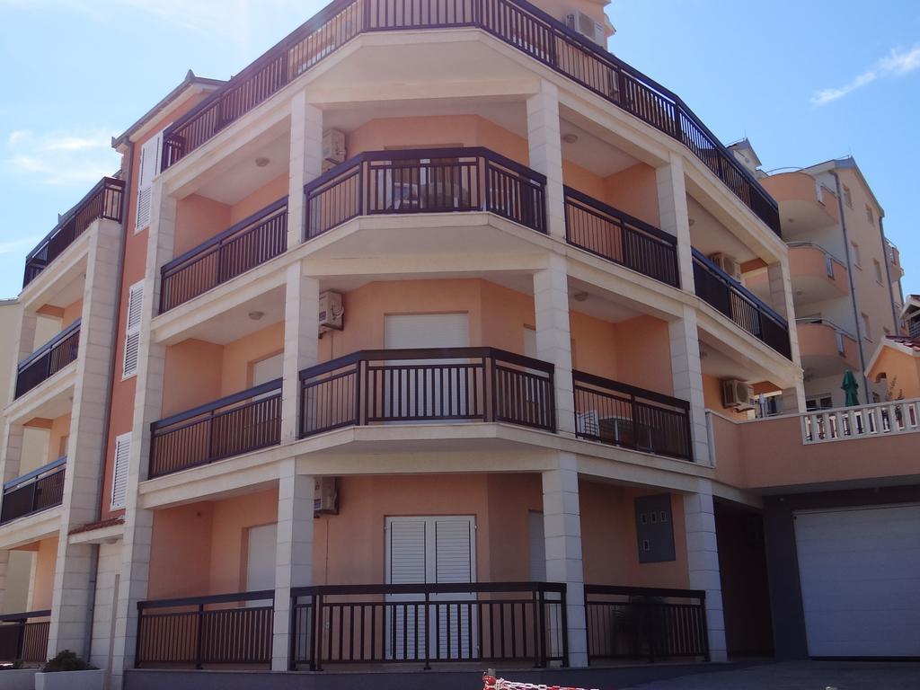 Vila Lola Apartmani Трогир Екстериор снимка