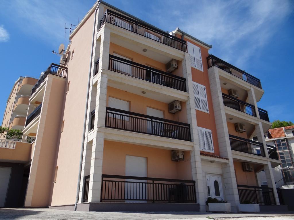 Vila Lola Apartmani Трогир Екстериор снимка