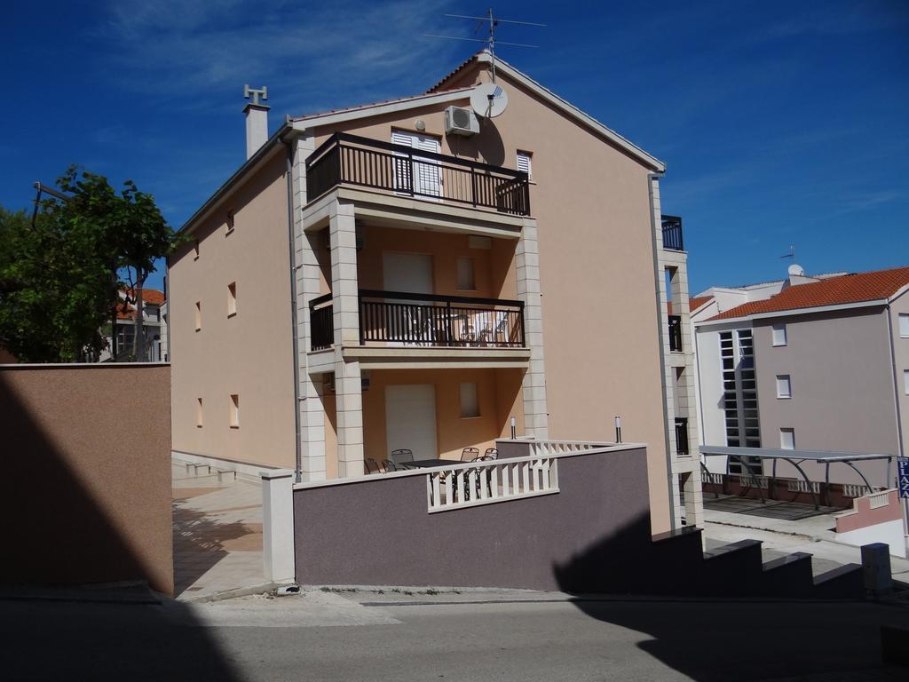 Vila Lola Apartmani Трогир Екстериор снимка