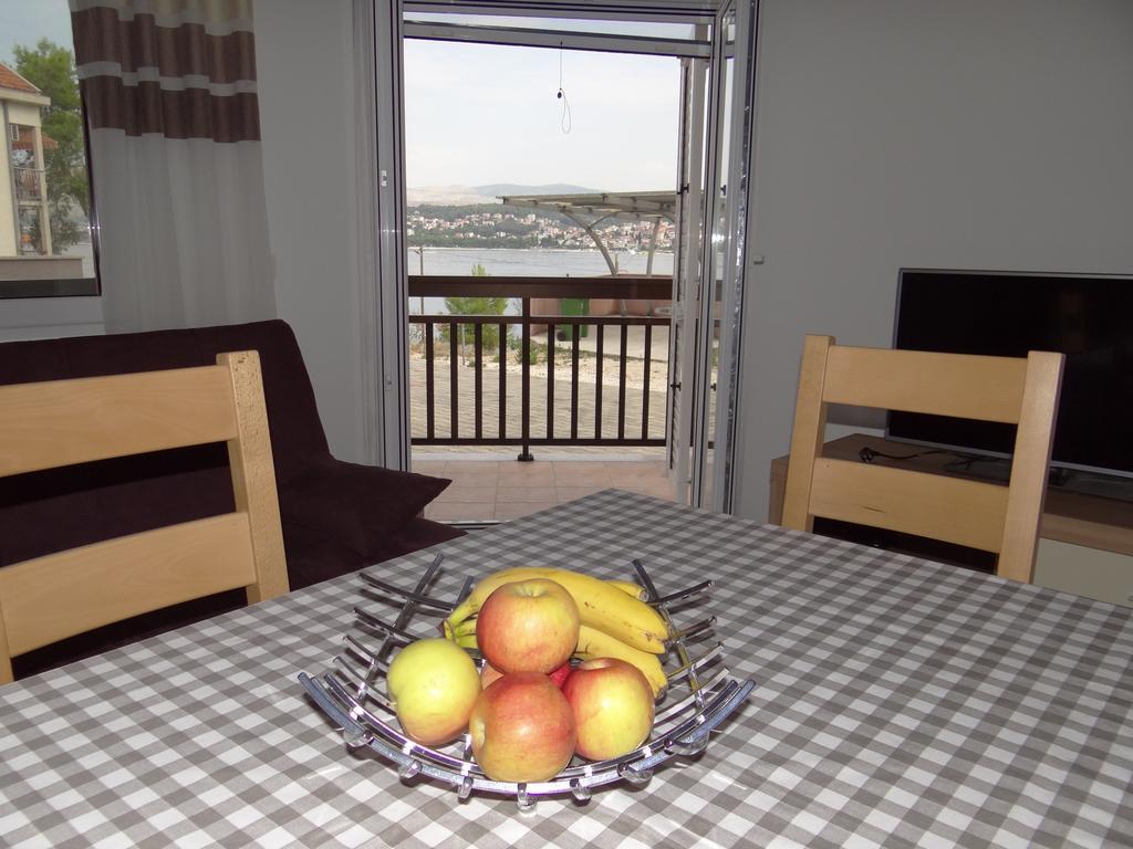Vila Lola Apartmani Трогир Екстериор снимка