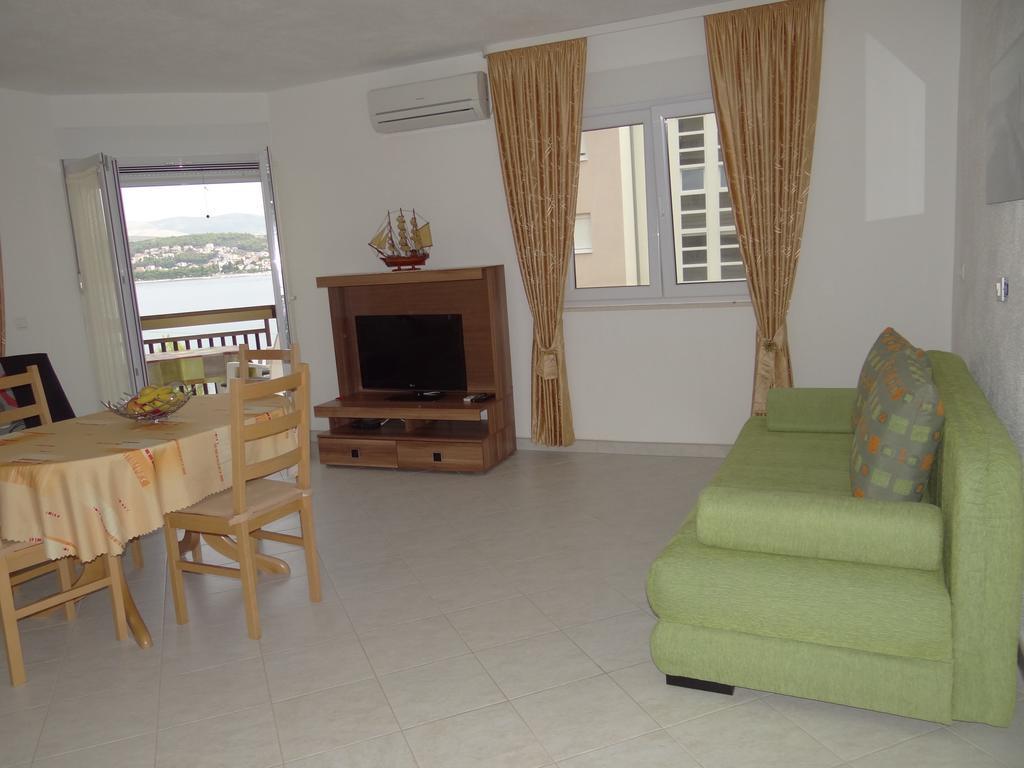 Vila Lola Apartmani Трогир Екстериор снимка
