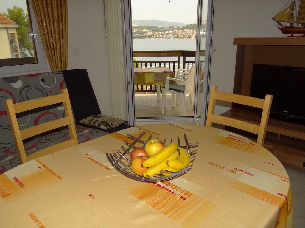 Vila Lola Apartmani Трогир Екстериор снимка