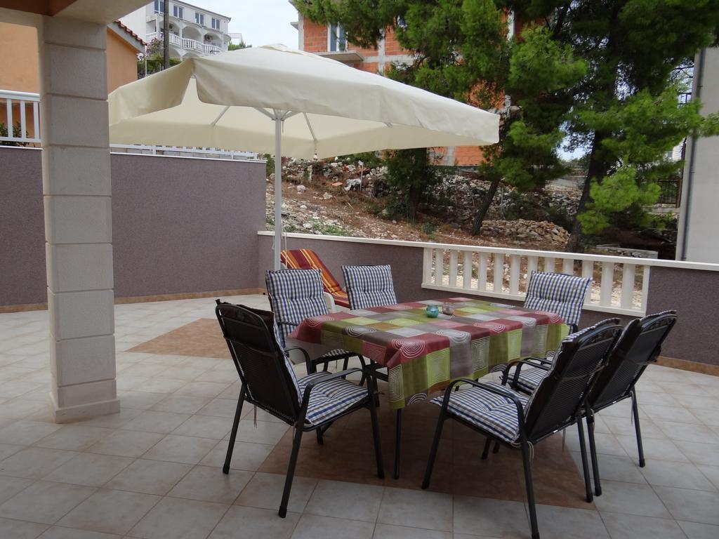 Vila Lola Apartmani Трогир Екстериор снимка