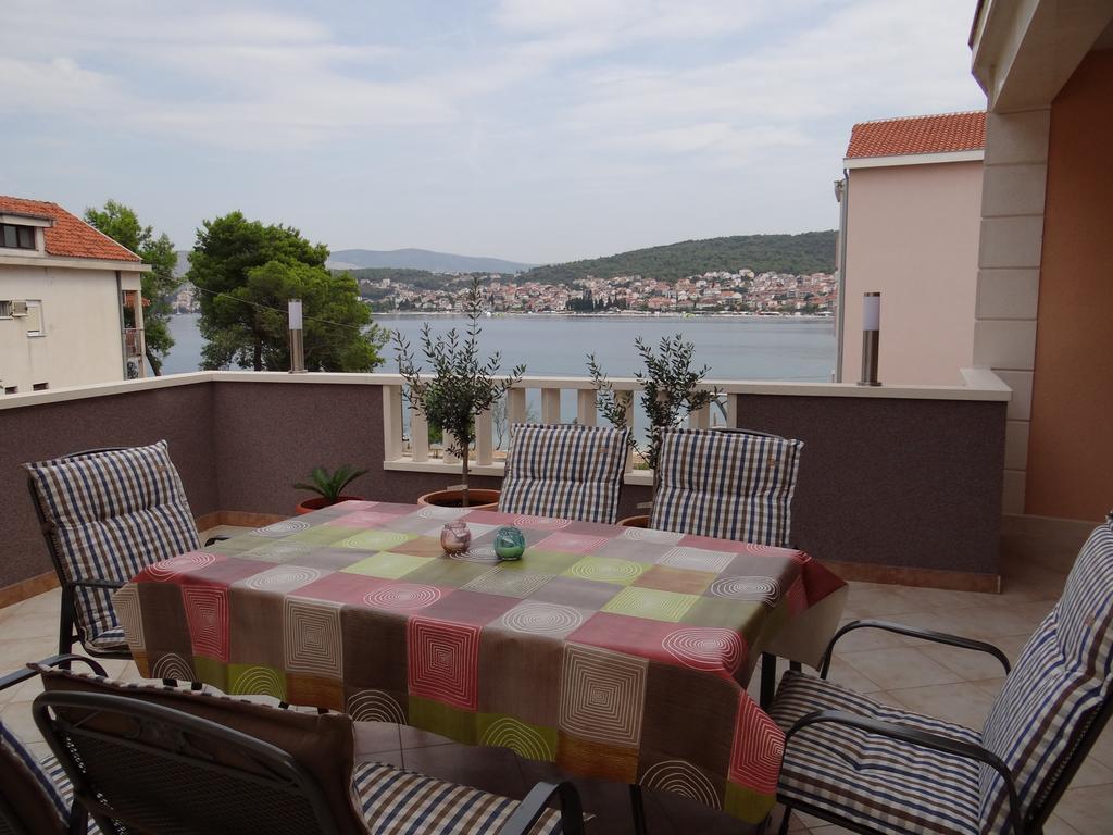 Vila Lola Apartmani Трогир Екстериор снимка