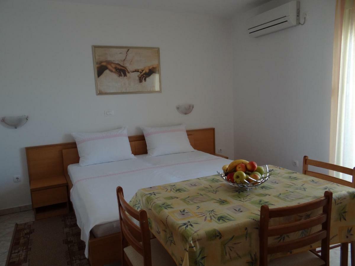 Vila Lola Apartmani Трогир Екстериор снимка