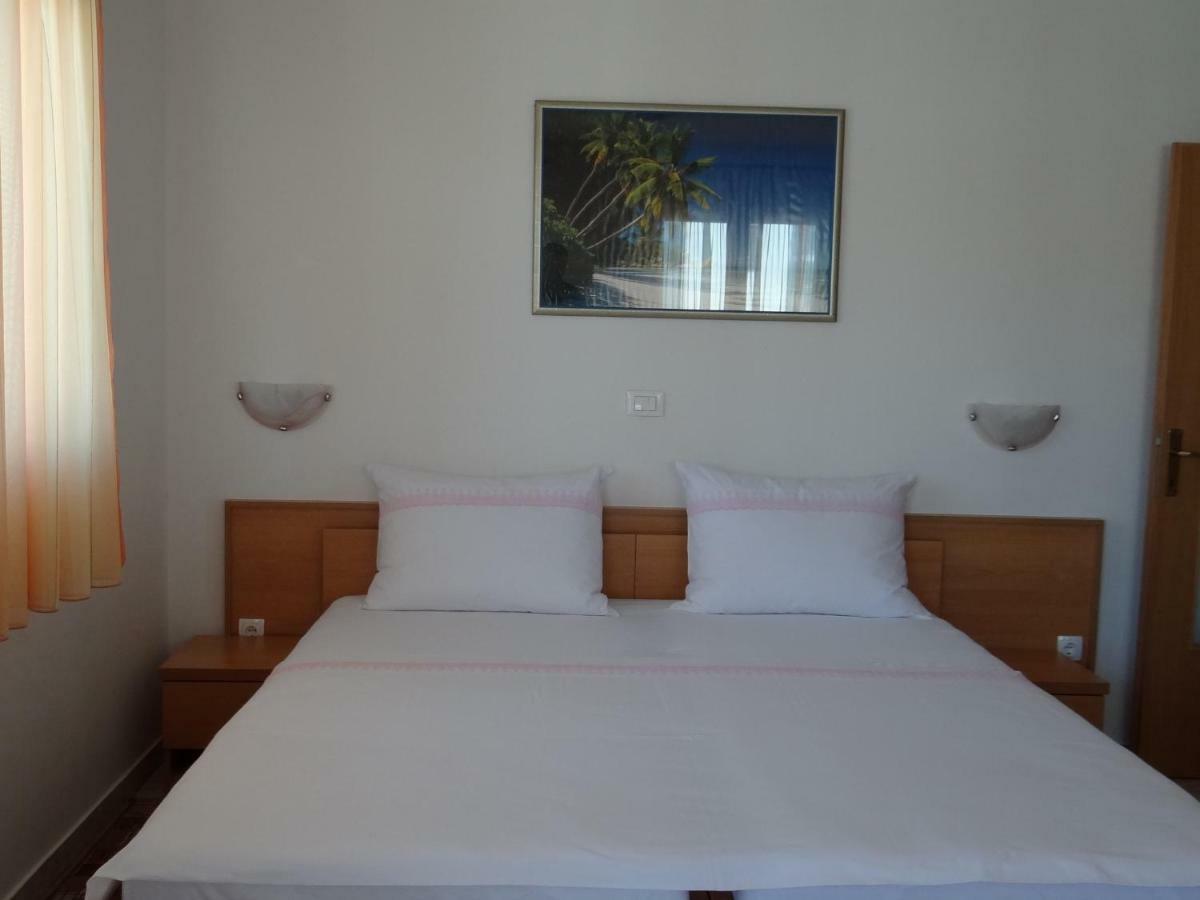 Vila Lola Apartmani Трогир Екстериор снимка
