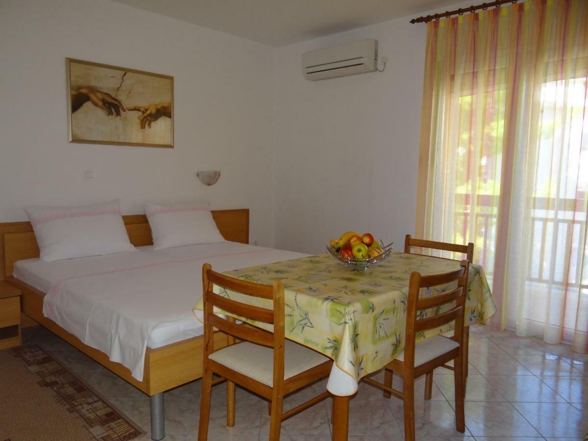 Vila Lola Apartmani Трогир Екстериор снимка