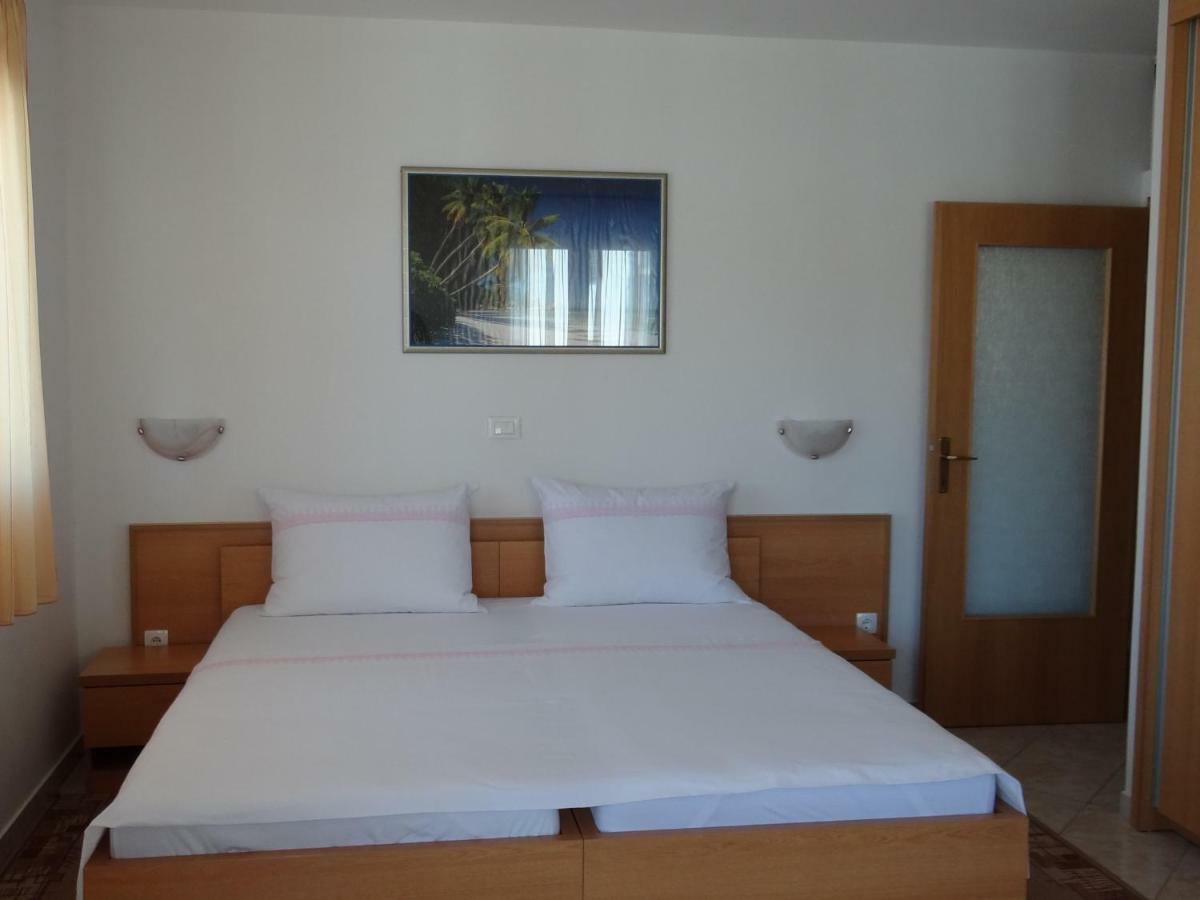 Vila Lola Apartmani Трогир Екстериор снимка