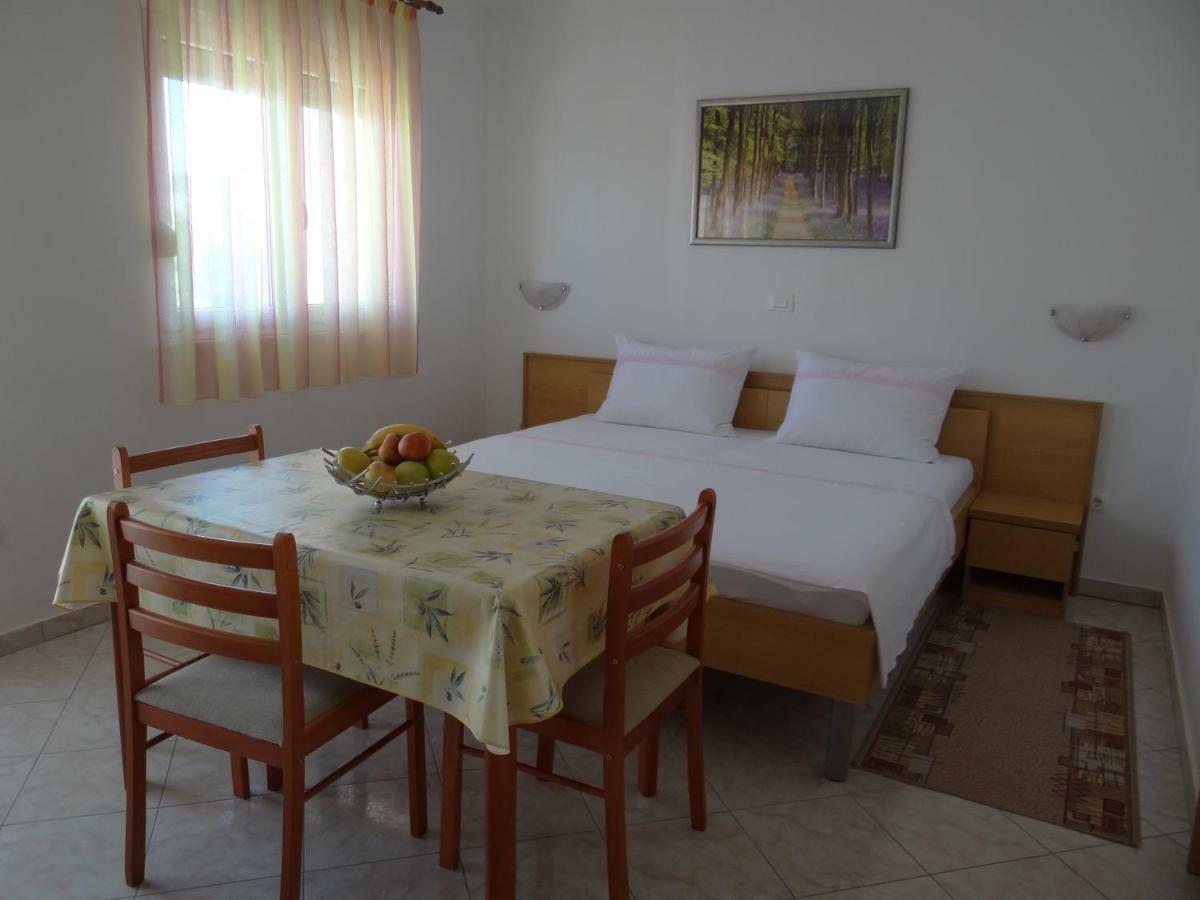Vila Lola Apartmani Трогир Екстериор снимка