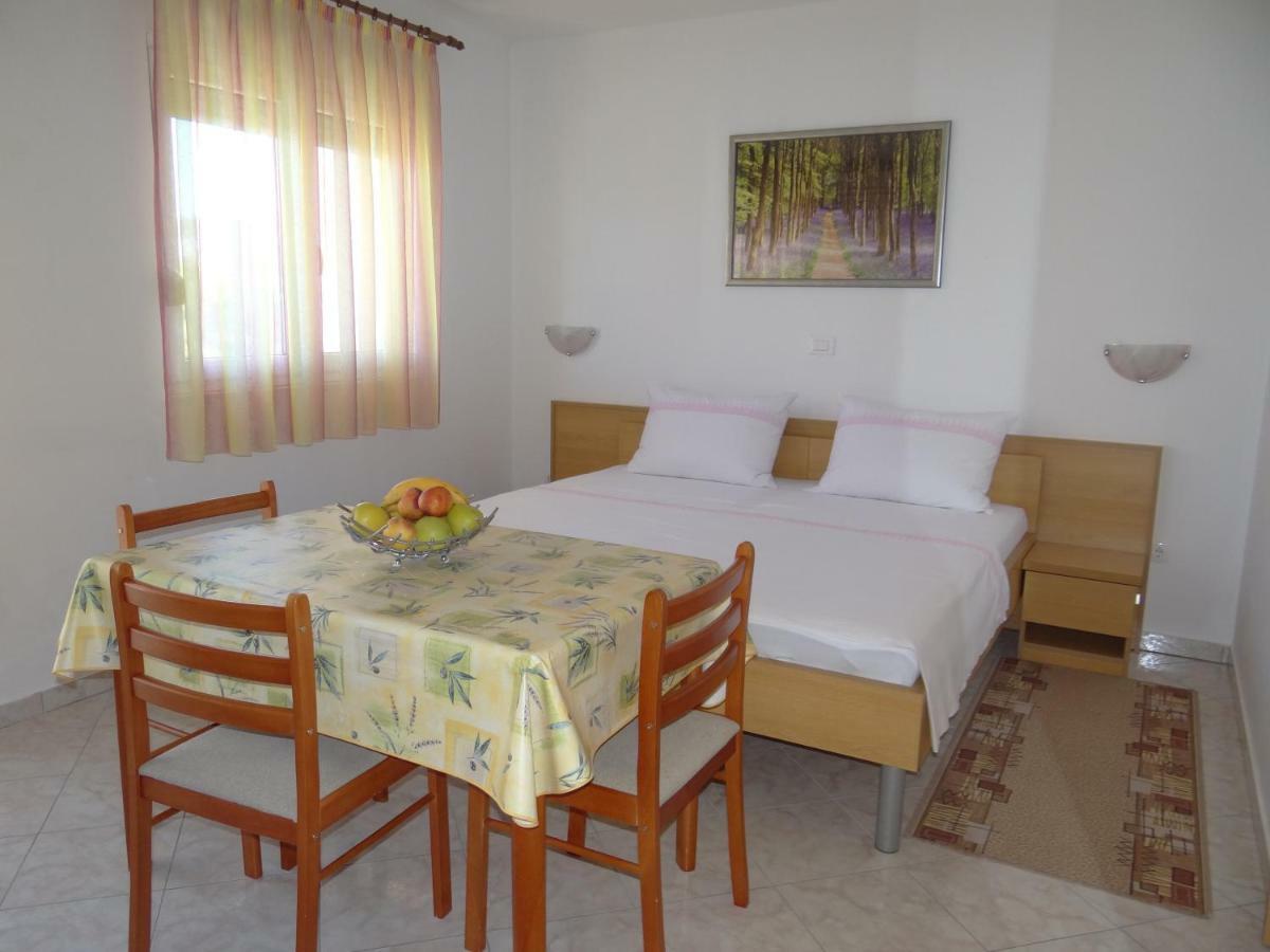 Vila Lola Apartmani Трогир Екстериор снимка