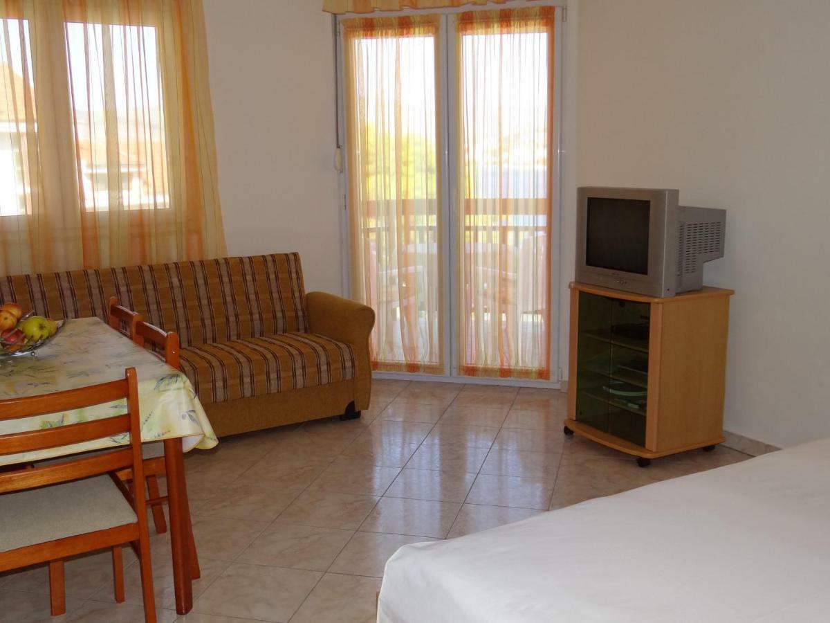Vila Lola Apartmani Трогир Екстериор снимка