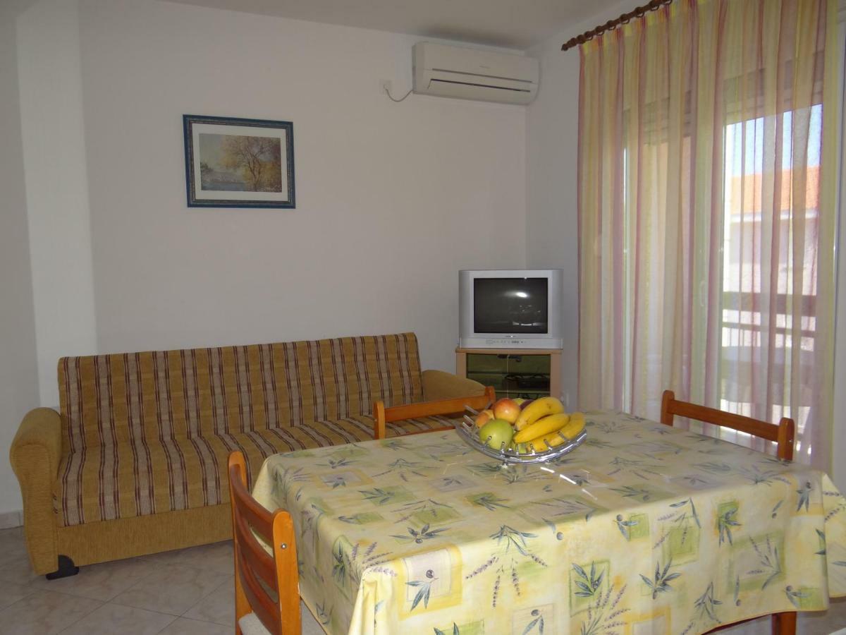 Vila Lola Apartmani Трогир Екстериор снимка