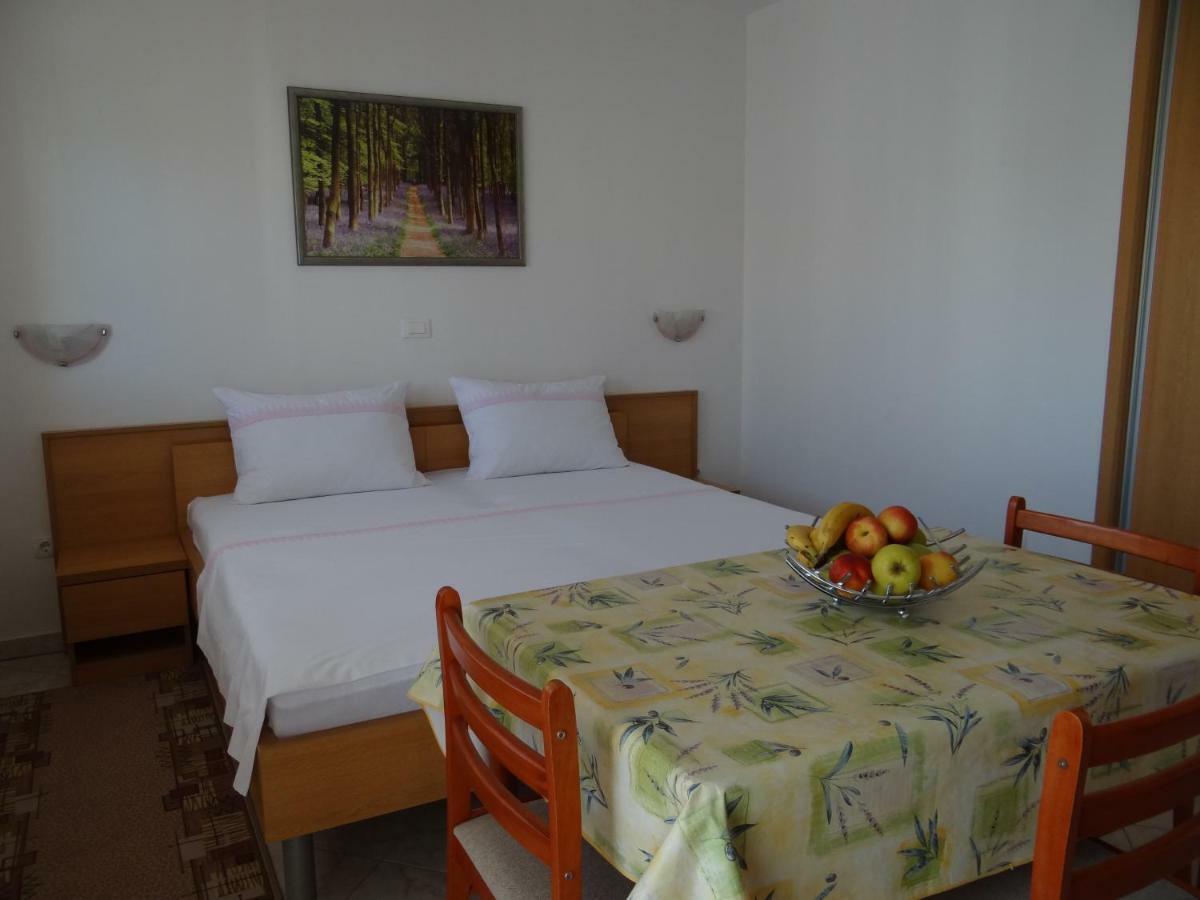 Vila Lola Apartmani Трогир Екстериор снимка